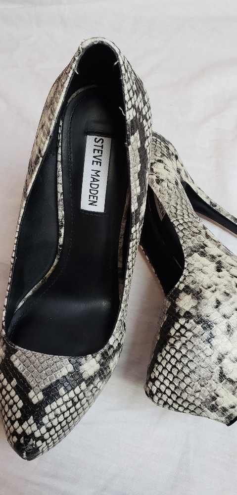 Shoe - Picture 6 of 7